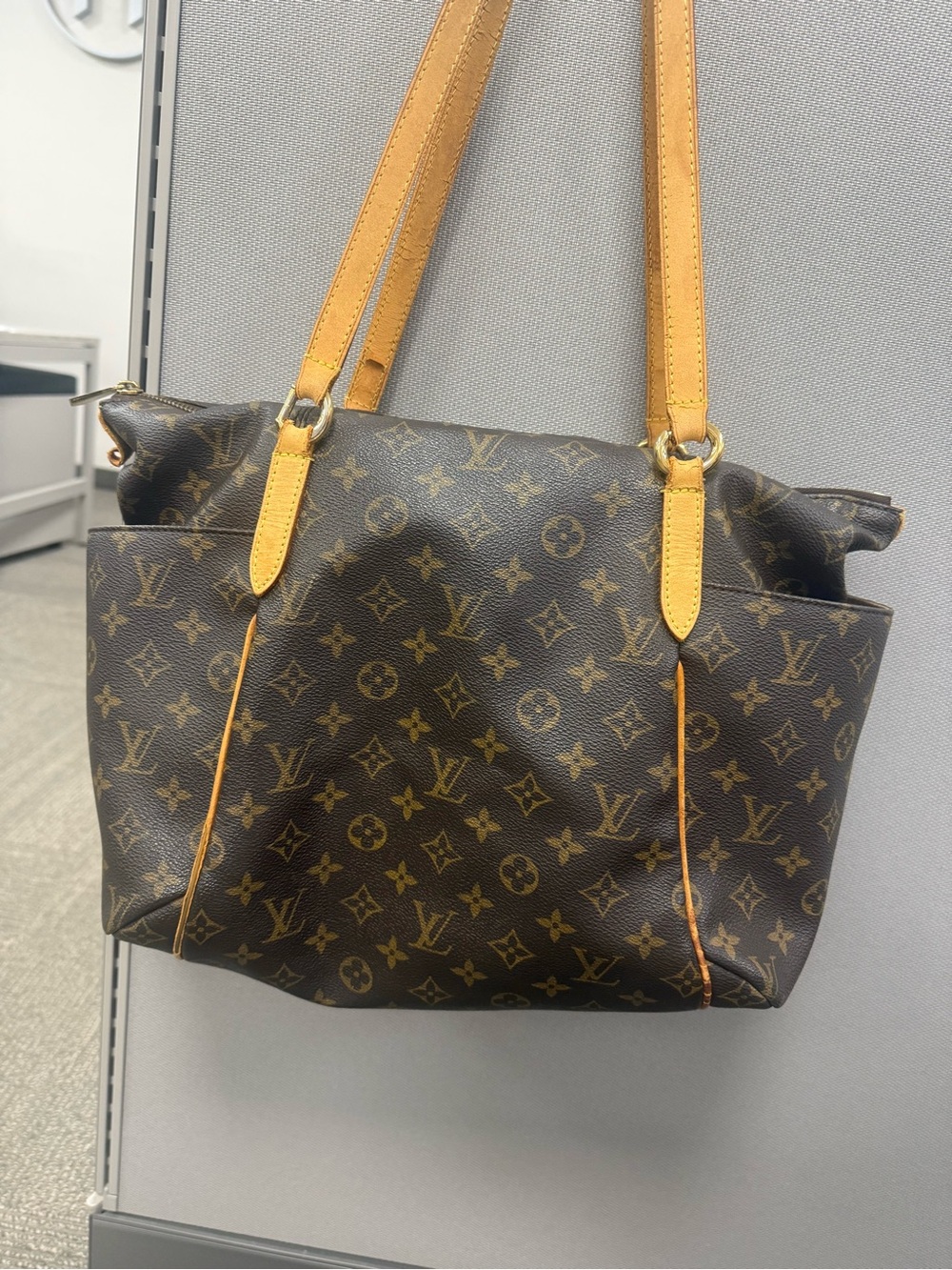 Authentic LV Totally MM